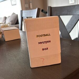 Football mystery box 1 guaranteed autograph